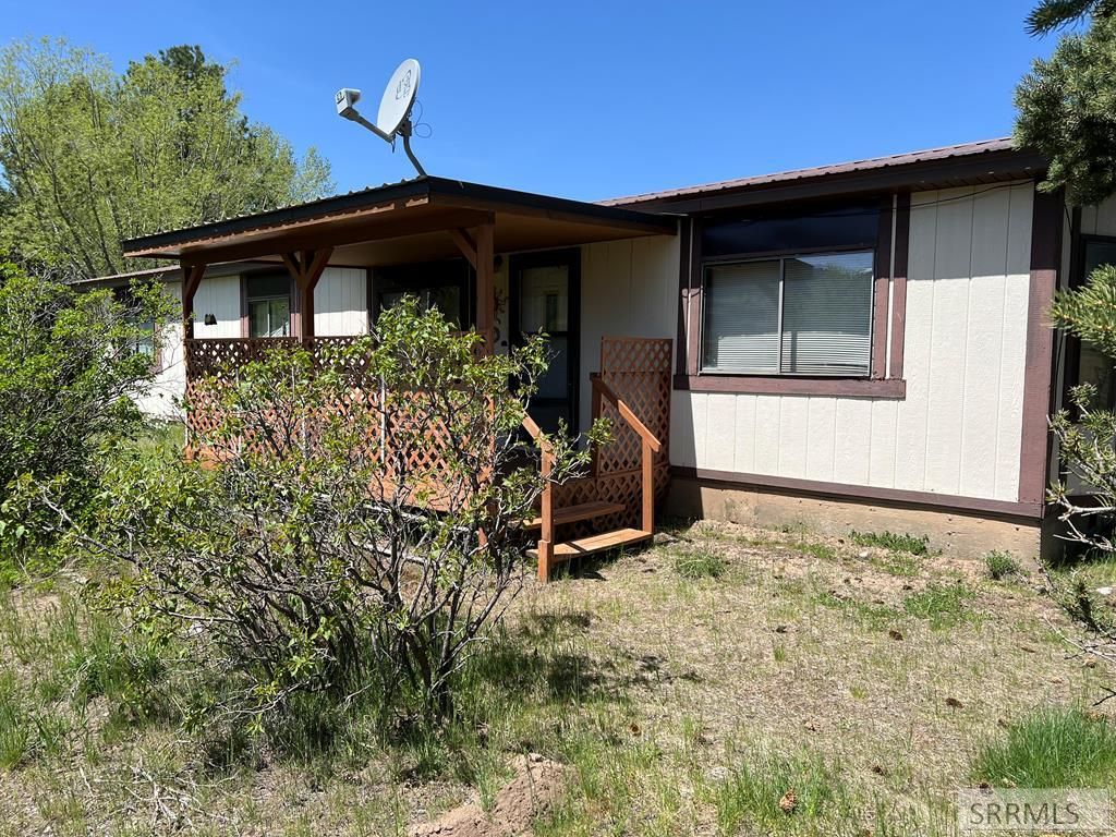 Image 4 of property listing at 433 Irwin North Road, Irwin, ID 83428