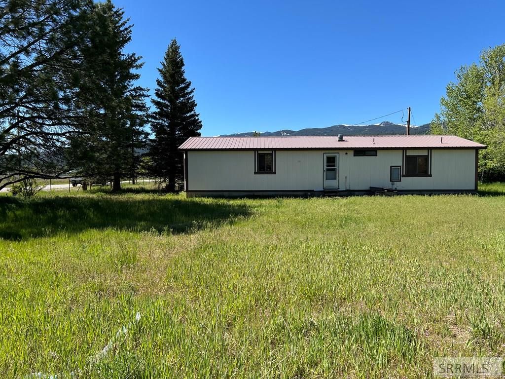 Image 5 of property listing at 433 Irwin North Road, Irwin, ID 83428