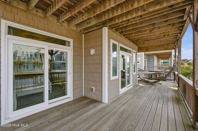 306 Oceanaire Lane, Surf City, NC 28445