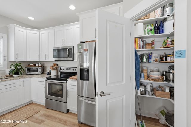 306 Oceanaire Lane, Surf City, NC 28445