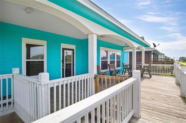988 Gulf Road, Crystal Beach, TX 77650