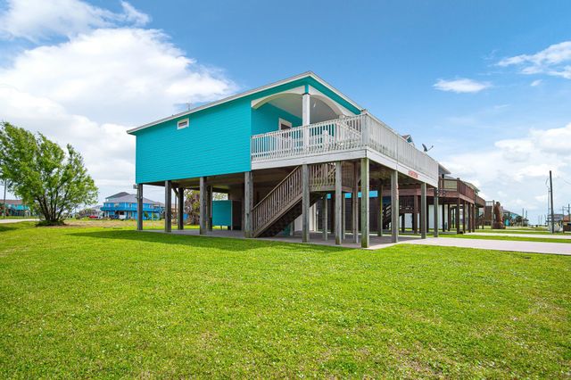 988 Gulf Road, Crystal Beach, TX 77650