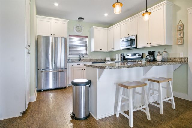 988 Gulf Road, Crystal Beach, TX 77650