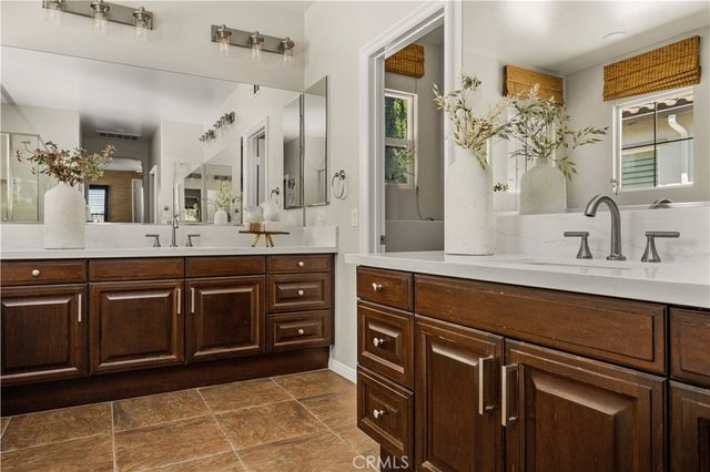 6 Thorn Hill, Irvine, CA 92602