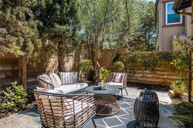 6 Thorn Hill, Irvine, CA 92602