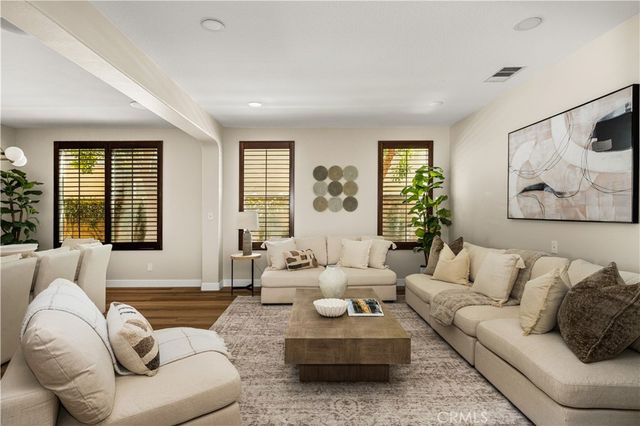 6 Thorn Hill, Irvine, CA 92602