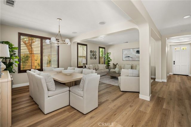 6 Thorn Hill, Irvine, CA 92602