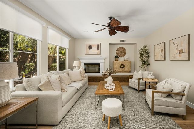 6 Thorn Hill, Irvine, CA 92602