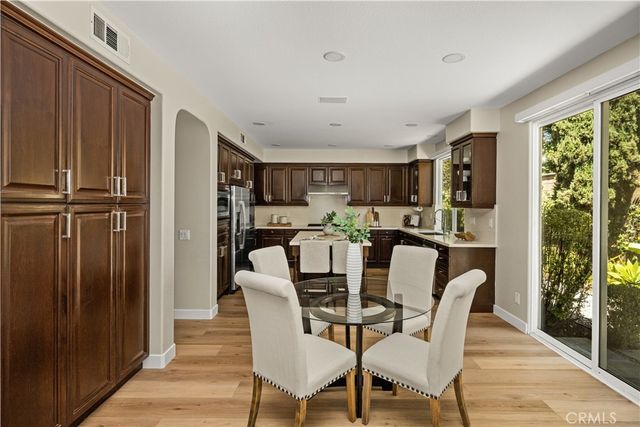 6 Thorn Hill, Irvine, CA 92602