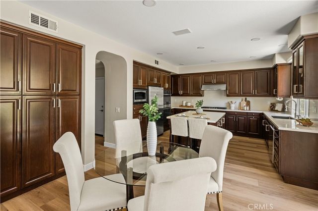 6 Thorn Hill, Irvine, CA 92602