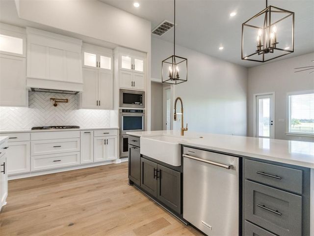 2217 Winter Creek Boulevard, Blanchard, OK 73010