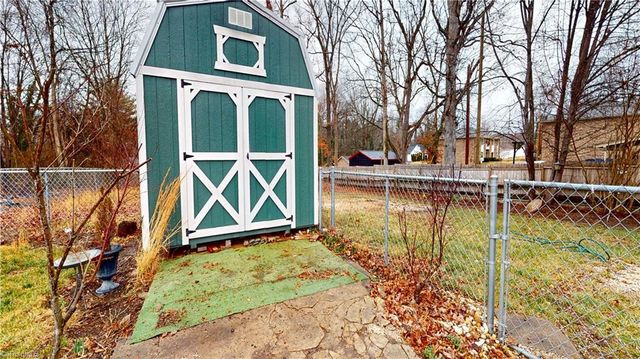 1625 N Main Street, Mount Airy, NC 27030