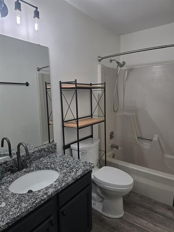 2344 E Textile Road, Saline, MI 48176