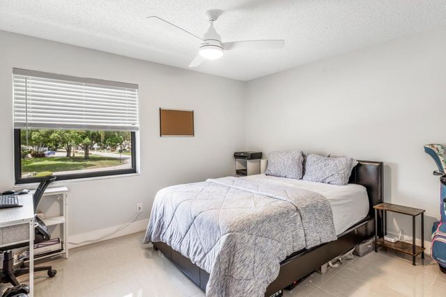 12926 Briarlake Drive 201, Palm Beach Gardens, FL 33418