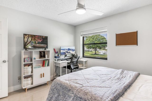 12926 Briarlake Drive 201, Palm Beach Gardens, FL 33418