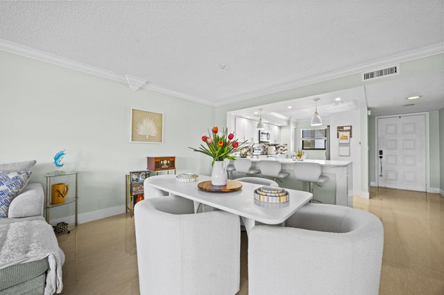 12926 Briarlake Drive 201, Palm Beach Gardens, FL 33418