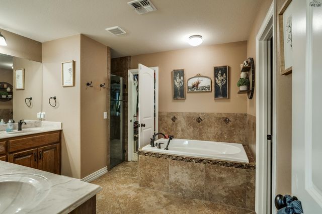 6 FREEDOM CIRCLE, Wichita Falls, TX 76306