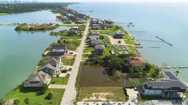 802 Todville Road, Seabrook, TX 77586