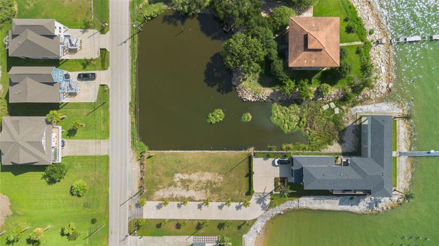 802 Todville Road, Seabrook, TX 77586