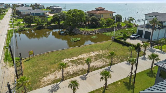 802 Todville Road, Seabrook, TX 77586