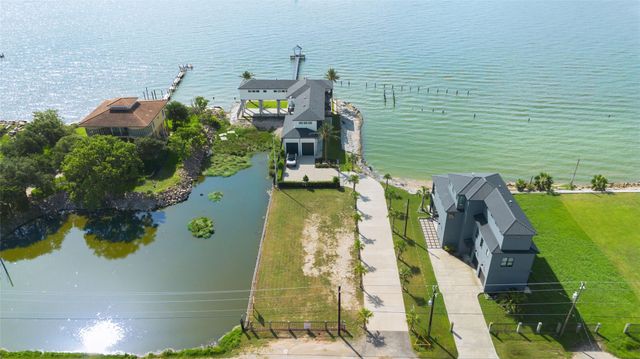 802 Todville Road, Seabrook, TX 77586