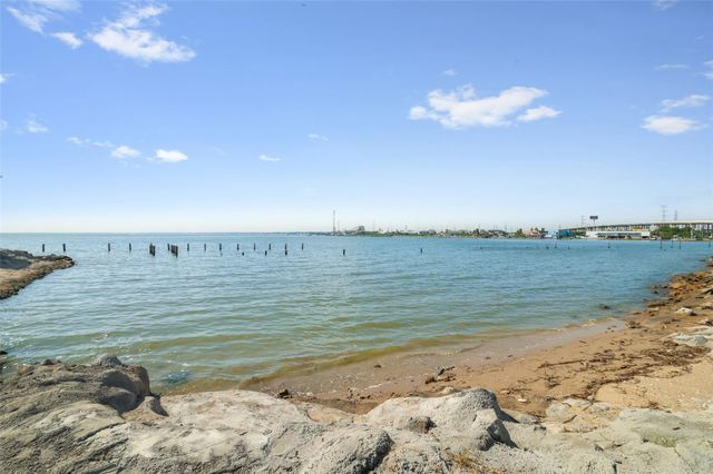 802 Todville Road, Seabrook, TX 77586