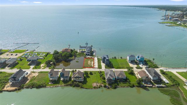 802 Todville Road, Seabrook, TX 77586