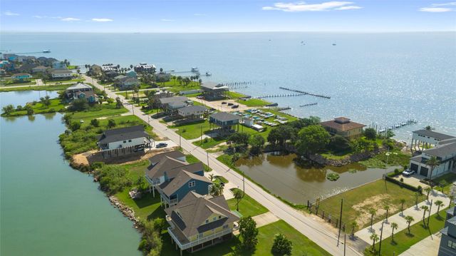 802 Todville Road, Seabrook, TX 77586