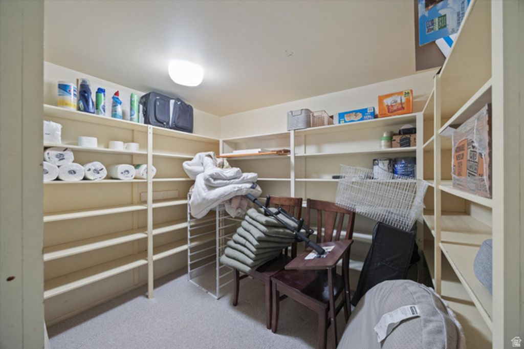 Image 27 of property listing at 285 N THREE FOUNTAINS DR, Provo, UT 84604