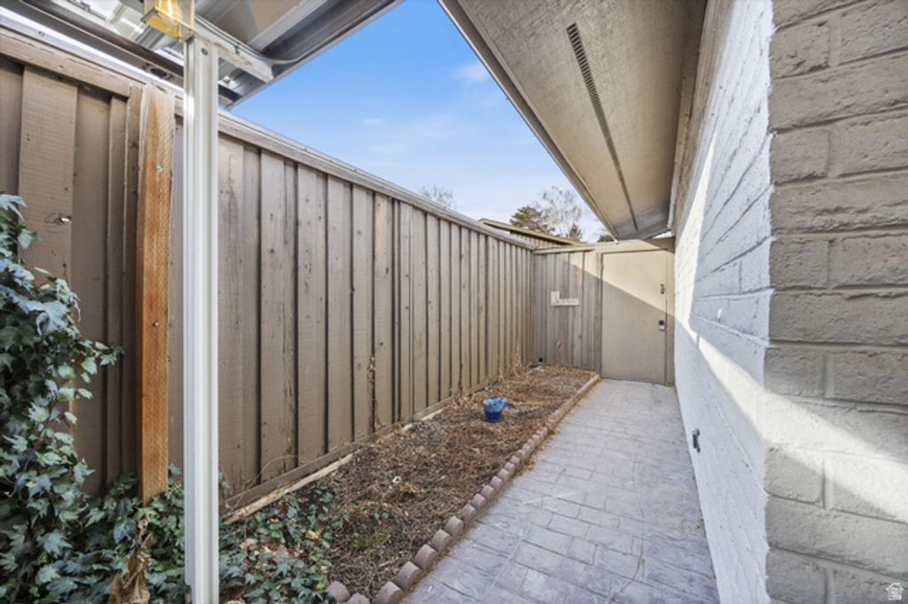 Image 30 of property listing at 285 N THREE FOUNTAINS DR, Provo, UT 84604