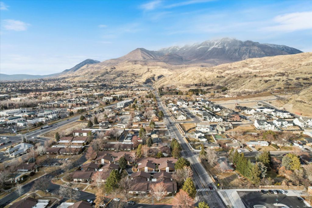 Image 35 of property listing at 285 N THREE FOUNTAINS DR, Provo, UT 84604