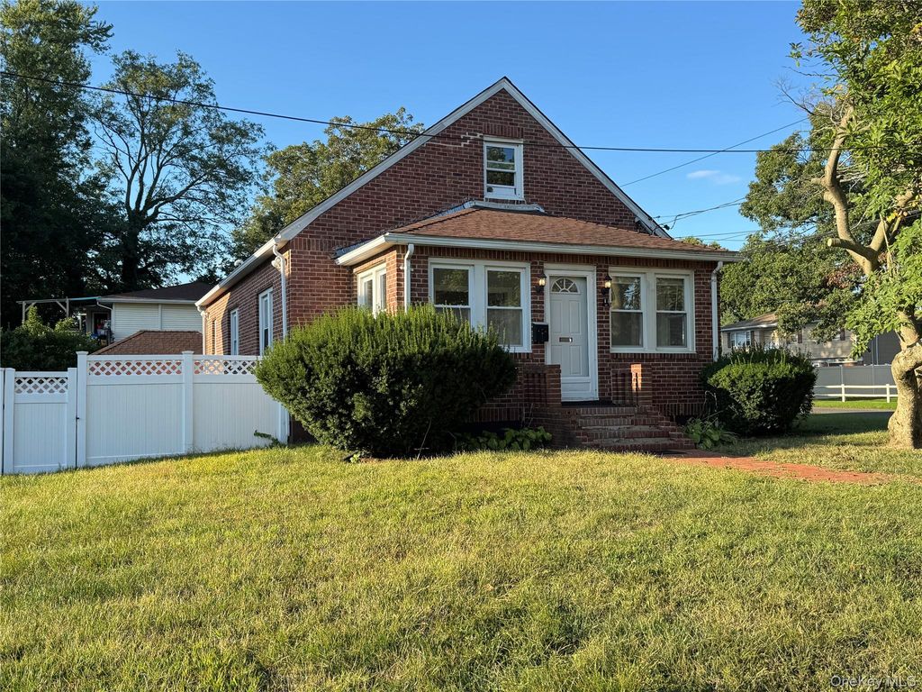 111 Central Avenue, Deer Park, NY 11729