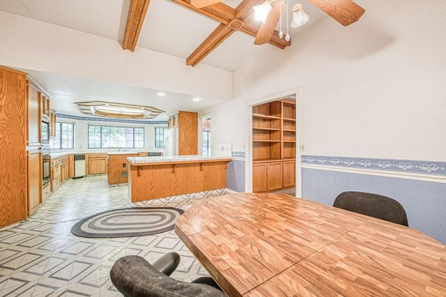 668 E Teal Circle, Fresno, CA 93730