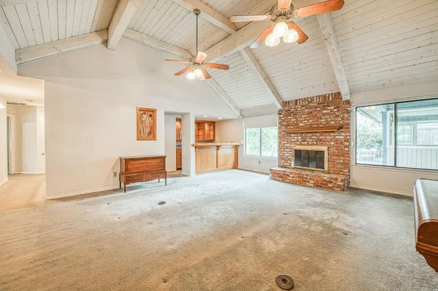 668 E Teal Circle, Fresno, CA 93730