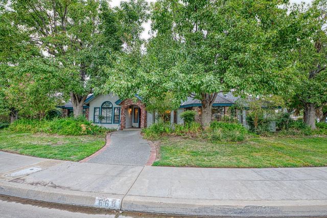 668 E Teal Circle, Fresno, CA 93730