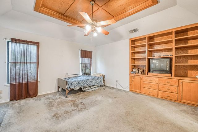 668 E Teal Circle, Fresno, CA 93730
