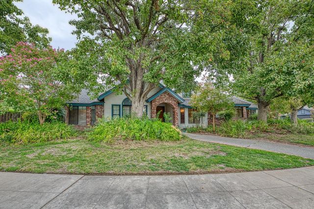 668 E Teal Circle, Fresno, CA 93730