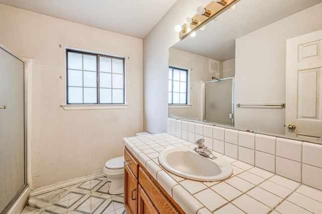 668 E Teal Circle, Fresno, CA 93730