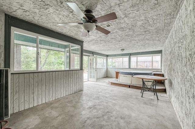 668 E Teal Circle, Fresno, CA 93730