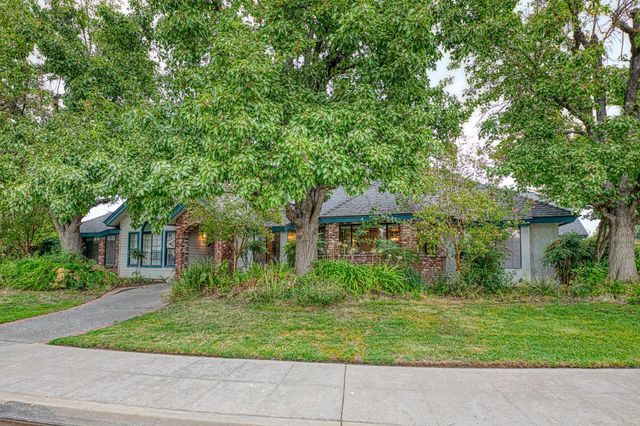 668 E Teal Circle, Fresno, CA 93730