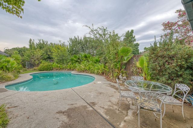 668 E Teal Circle, Fresno, CA 93730