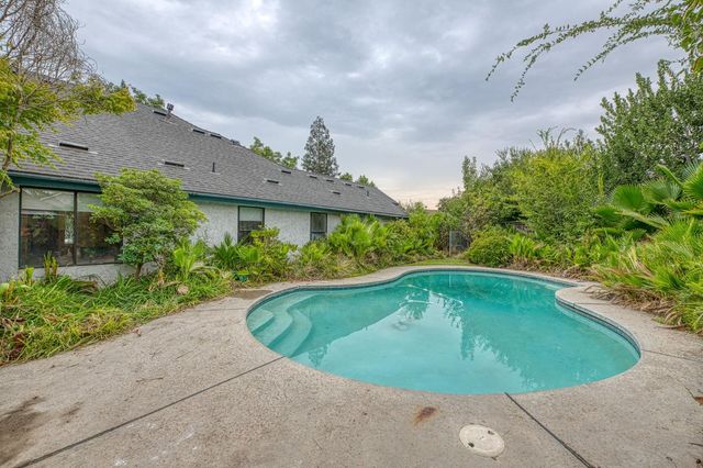 668 E Teal Circle, Fresno, CA 93730