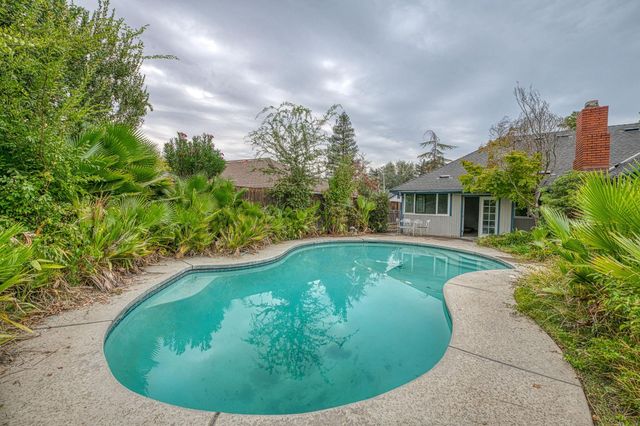 668 E Teal Circle, Fresno, CA 93730