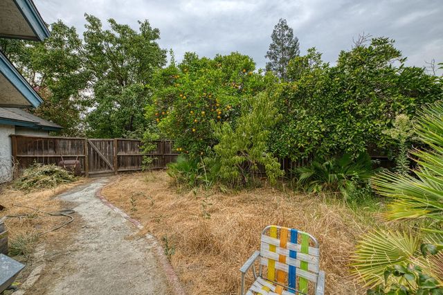 668 E Teal Circle, Fresno, CA 93730