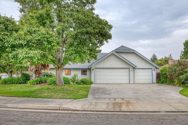668 E Teal Circle, Fresno, CA 93730