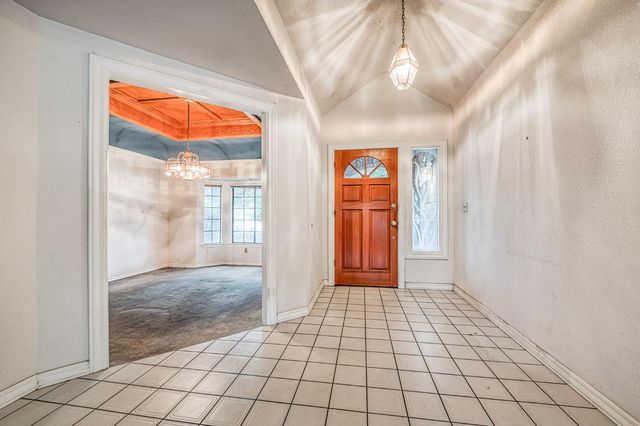 668 E Teal Circle, Fresno, CA 93730