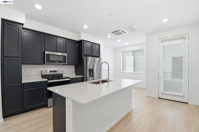 2811 Cathwood Ln, Alameda, CA 94501