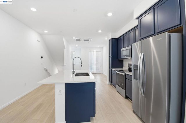 2811 Cathwood Ln, Alameda, CA 94501