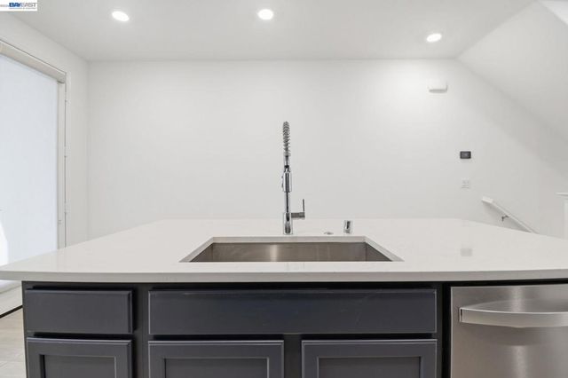 2811 Cathwood Ln, Alameda, CA 94501