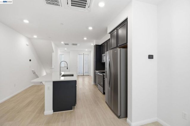 2811 Cathwood Ln, Alameda, CA 94501